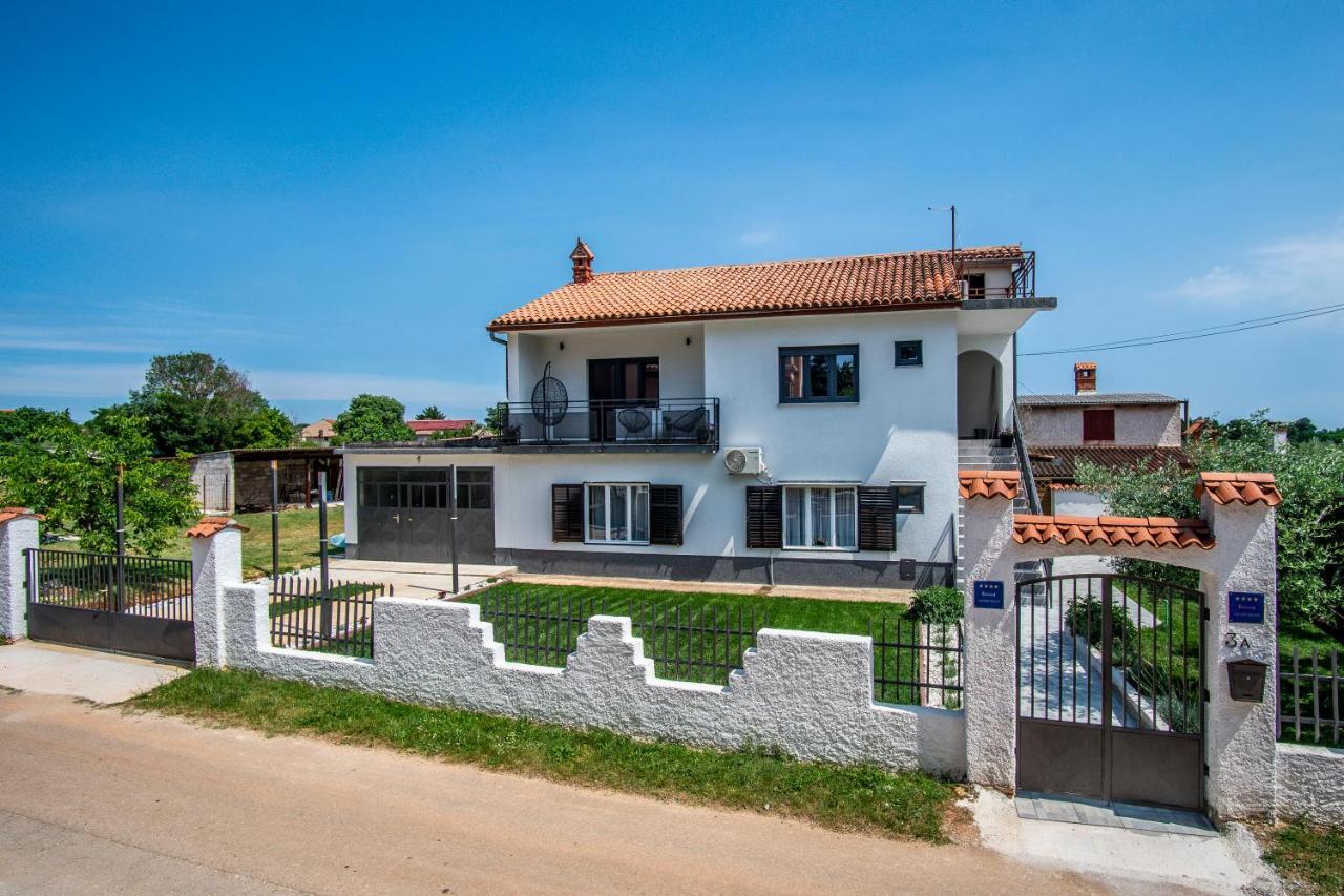 House Nada Apartman Muntic Luaran gambar